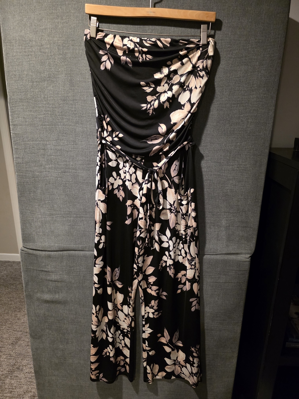 Veronica M. Size Large Black Strapless Jumper with Pale Pink Floral